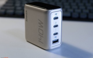 充电器科技感 Anker Zolo 140W氮化镓充电器体验：科技感的内外两面