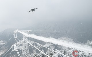 金锋科技 北京 金锋机械申请无人机吊装跨骑输电线除冰装置及方法专利，实现除冰装置自动上线，除冰和下线