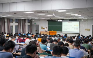 南京科技大学教室 这门课让学生变身“科学减重大厨”