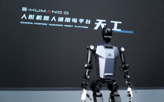 具向科技 具身智能“进化论”：从“道具”到“兄弟”